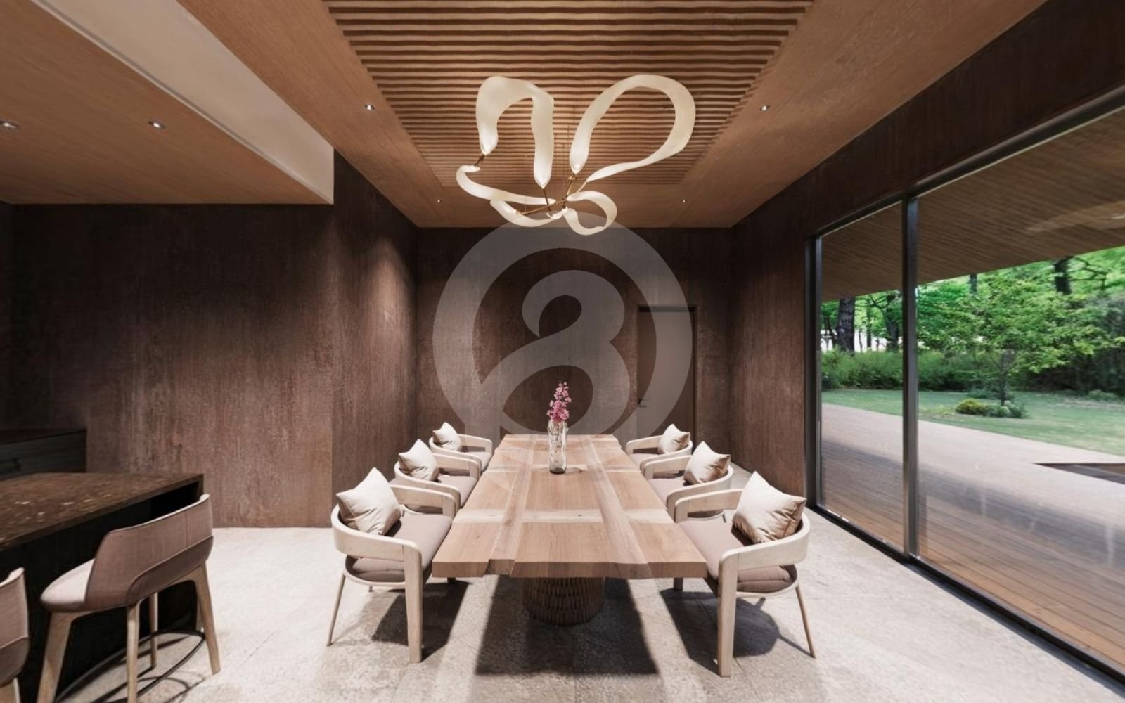 自然光が際立たせるミニマルなインテリアデザイン